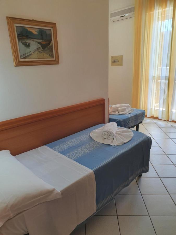 Hotel Venezia San Mauro Mare Oda fotoğraf